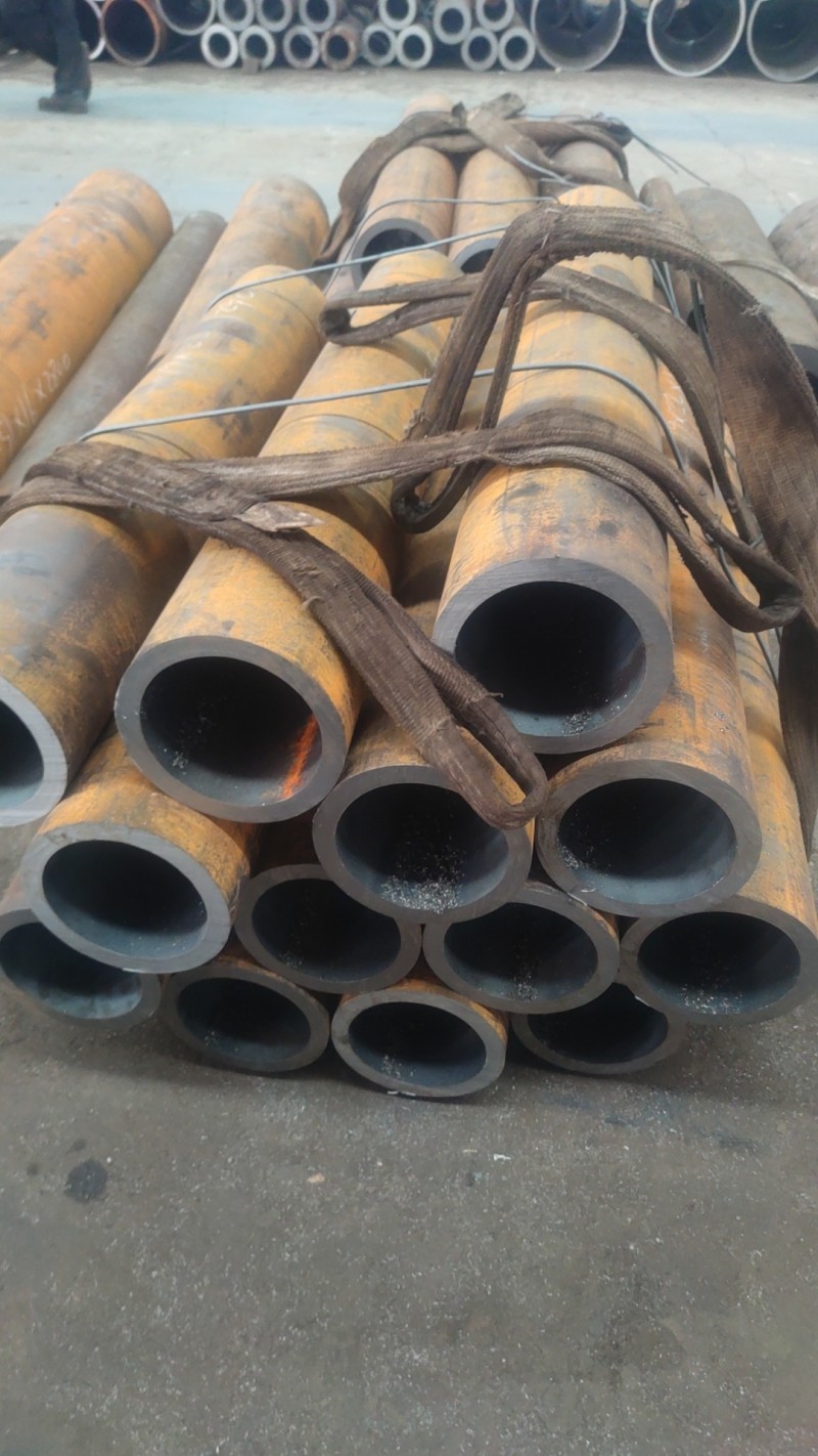 会泽会泽会泽15CrMoG无缝钢管切割